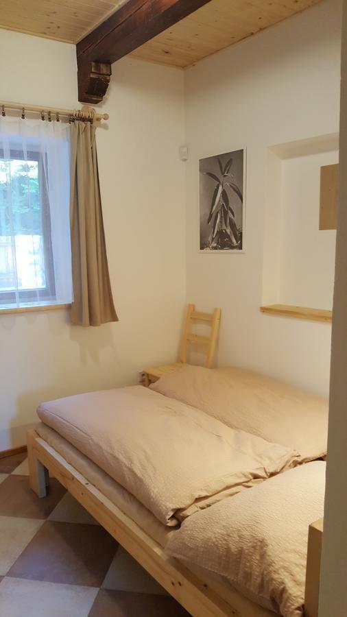 Dum Bratri Capku Hotel Budislav  Buitenkant foto